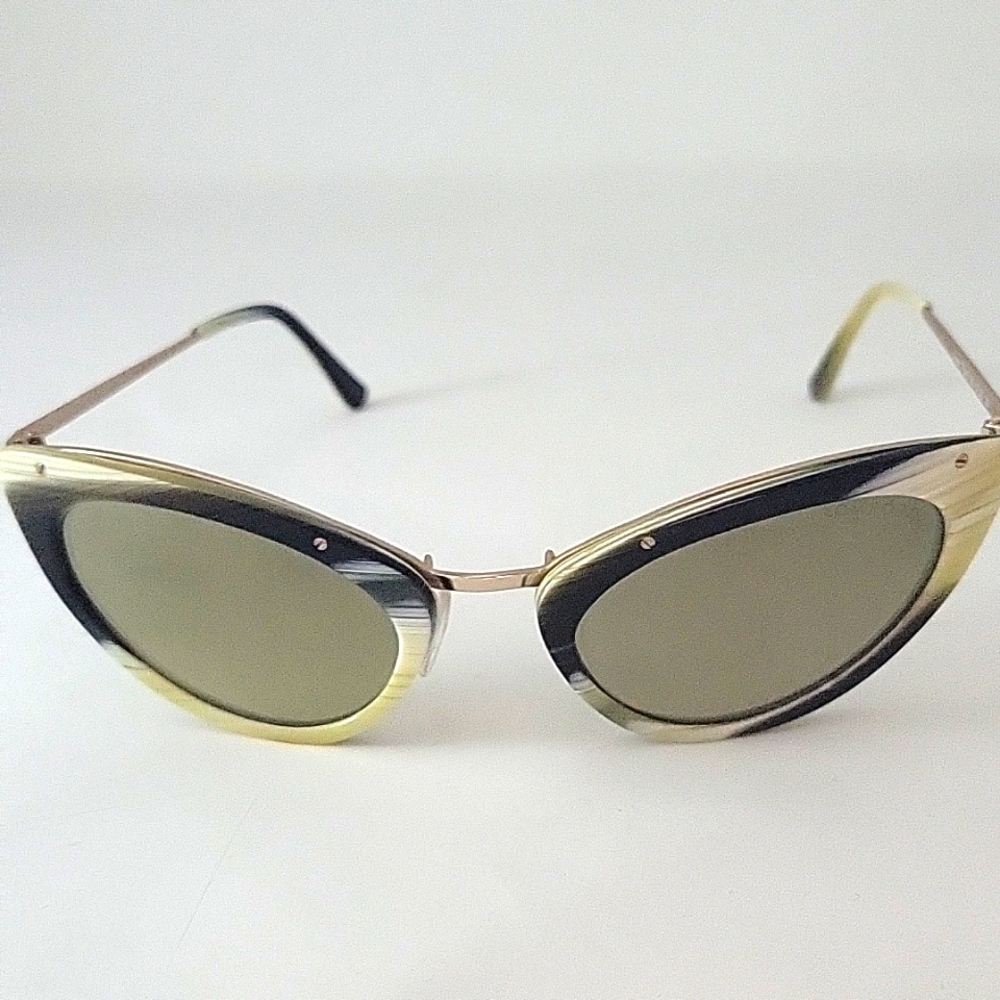 TOM FORD Elegant Black and Gold Eyewear - Picture 2 of 4